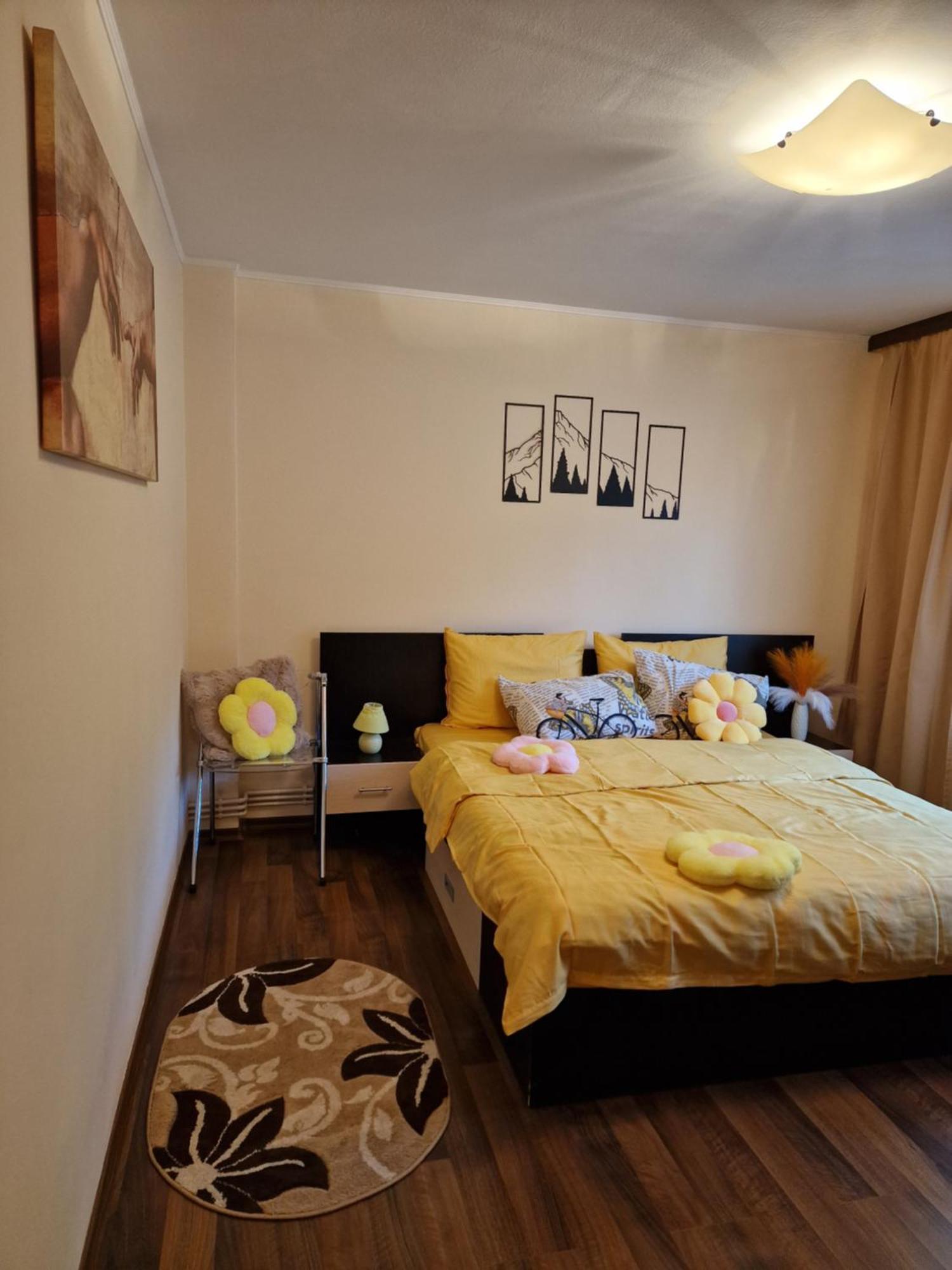 Apartament Red & Yellow Слэник-Молдова Номер фото